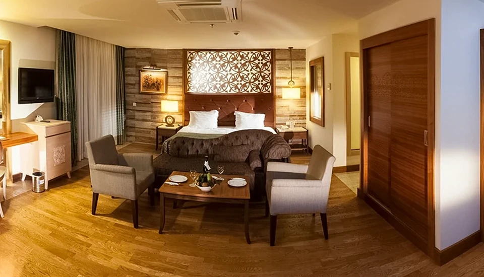 هتل ملاس لارا آنتالیا